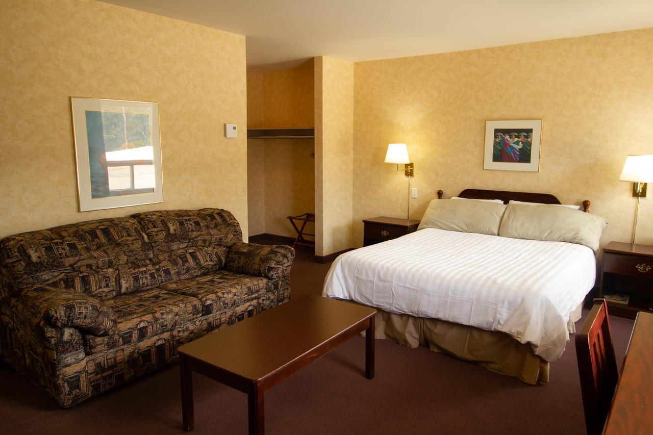 Auberge La Rocaille Shawinigan Exterior photo